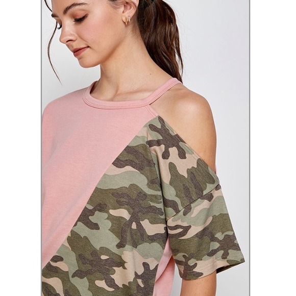 Dusty rose and camouflaged cold shoulder top - Picture 4 of 5